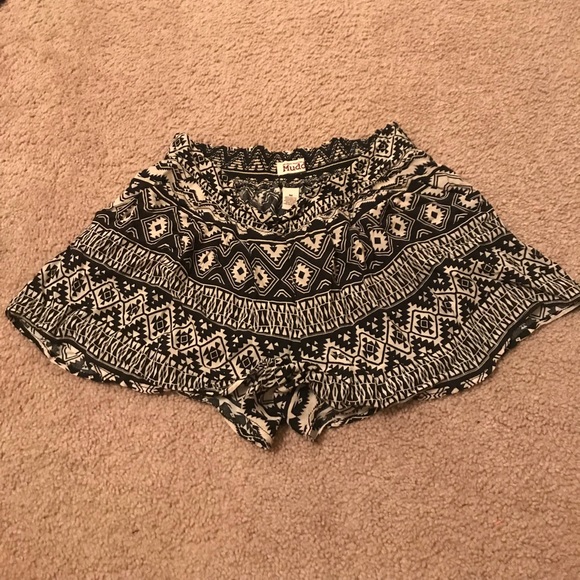 Mudd Pants - Aztec Shorts Size M
